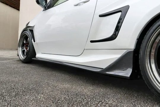 「ガレージベリー/Vary」GRヤリス(GXPA16)用グライドステップx左右(綾織りカーボン)拍卖