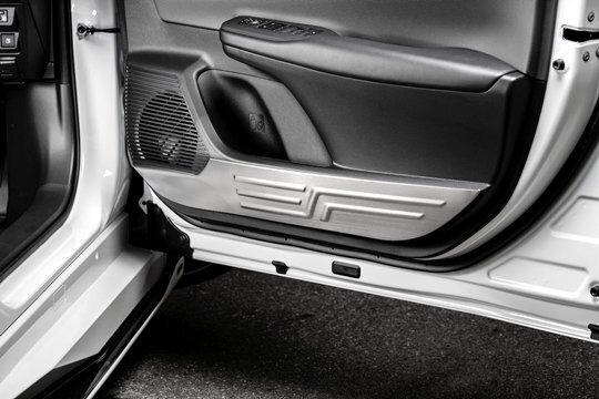 「K'SPEC」60系プリウス(MXWH6#/ZVW6#)用ドアアンダープロテクターx1台分拍卖