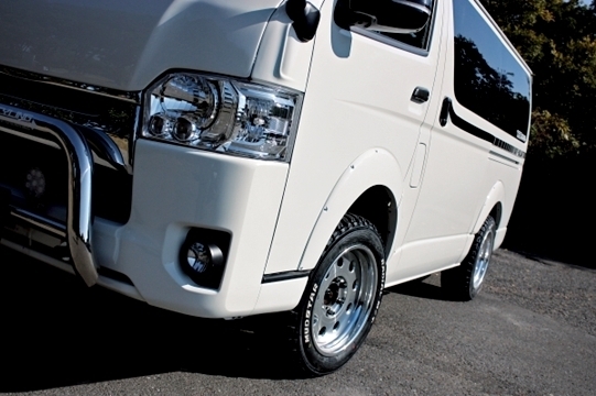 「ガレージベリー/Vary」200系ハイエース(TRH/KDH200系)用+30mm ビルドフェンダー拍卖