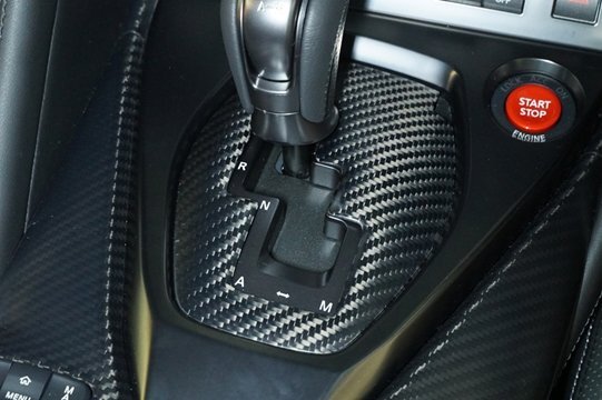 「RSW」GT-R(R35)MY17~用シフトゲートパネル(綾織りブラックカーボン/ハーフグロス塗装仕上げ)拍卖