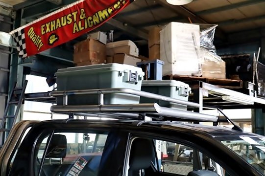 「サクソン/SUXON」TMT ハイラックス(GUN125/2GD)用ルーフラック ハーフVer.(サフェーサー仕上げ)拍卖