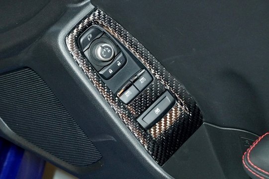 「RSW」GR86(ZN8)用ウィンドゥスイッチパネルx左右(綾織りブラックカーボン/クリア塗装仕上げ)拍卖