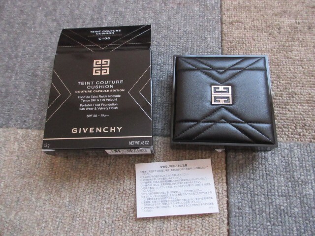 タン・クチュール・クッションC105拍卖