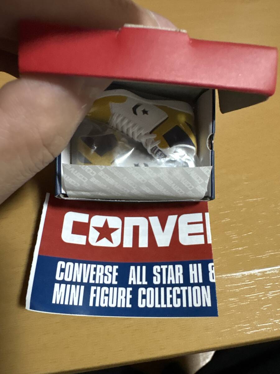 新品 ガシャポン コンバース ミニフィギュア コレクション CONVERSE ガチャ ガシャポン ミニチュア WEAPON HIゴールド パープル拍卖