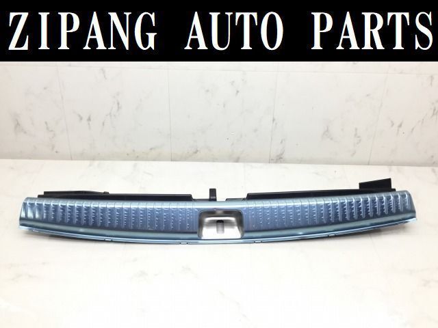 MB089 W205 C200T AMG スポーツ リアゲート/バック ドア プロテクター ガーニッシュ ★程度良好 ◎ ★即決拍卖