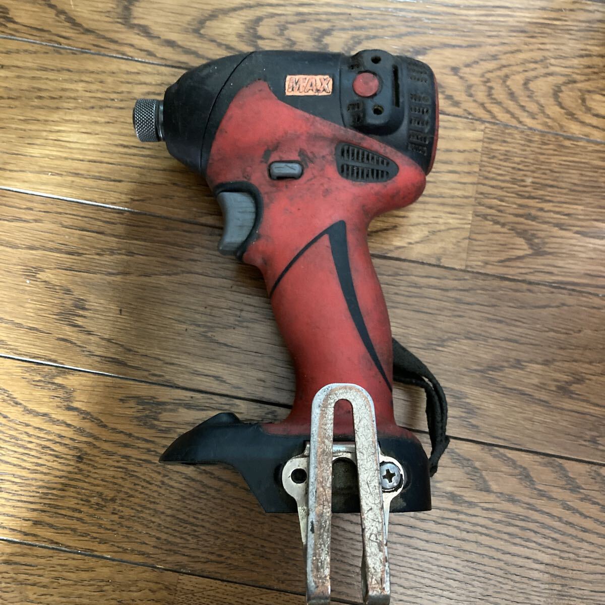 【工具】 マックス MAX 充電式 インパクト ドライバー PJ-GD144? 14.4V 型番確定出来ず 動作確認済み拍卖