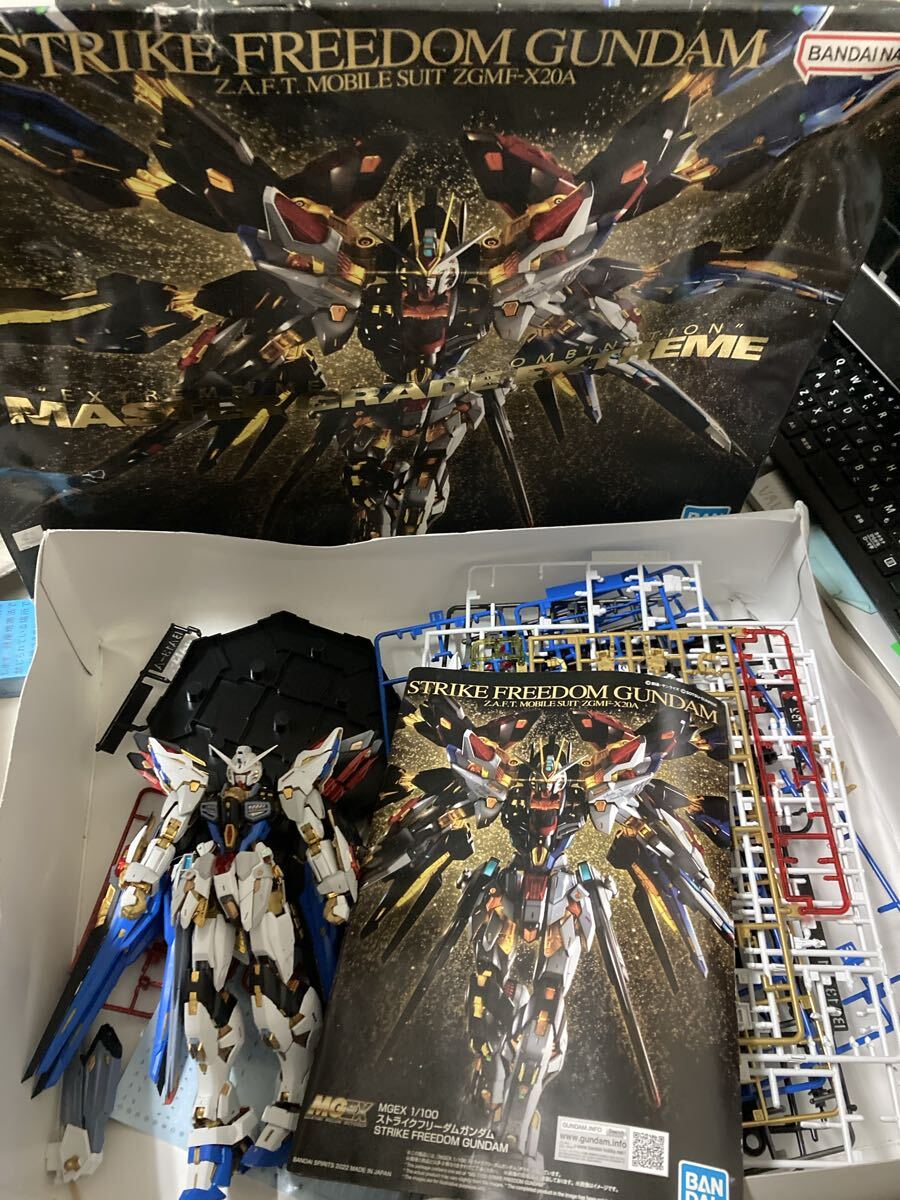 【おもちゃ】 MG 1/100 機動戦士 ガンダム SEED シード ストライク フリーダム MGEX プラモデル ガンプラ 組み立て途中 箱痛み拍卖