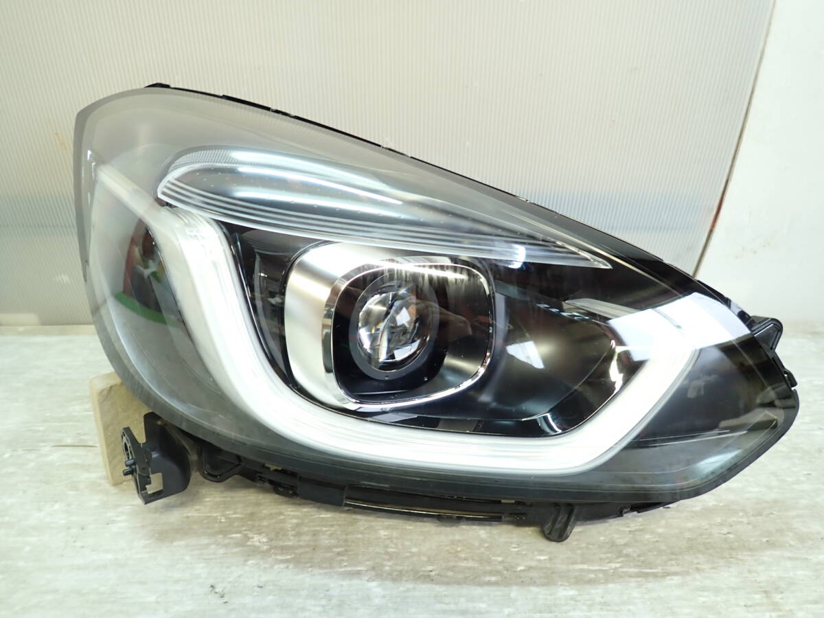 GR1/GR2/GR3/GR4/GR5/GR6/GR7/GR8 前期 フィット e:HEV 純正 LED 右 ヘッド ライト ランプ W4395 / 33100-TZA-J23 【25-1477】拍卖