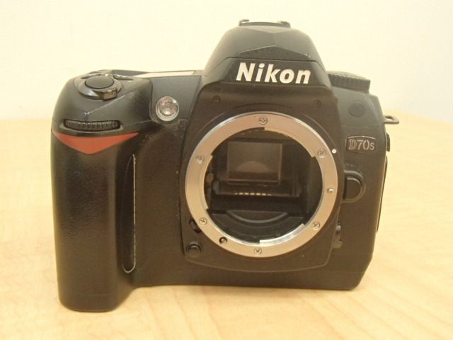 Nikon ニコン D70S ボディ デジタルカメラ 動作未確認 #71173...拍卖