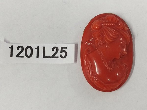 1201L25 本珊瑚 サンゴ ブローチ用 彫刻品 約6.4g拍卖