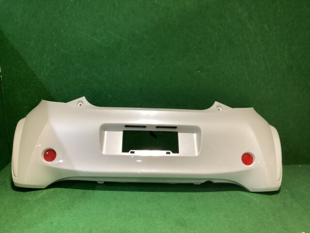 iQ DBA-KGJ10 リア バンパー カバー 070拍卖