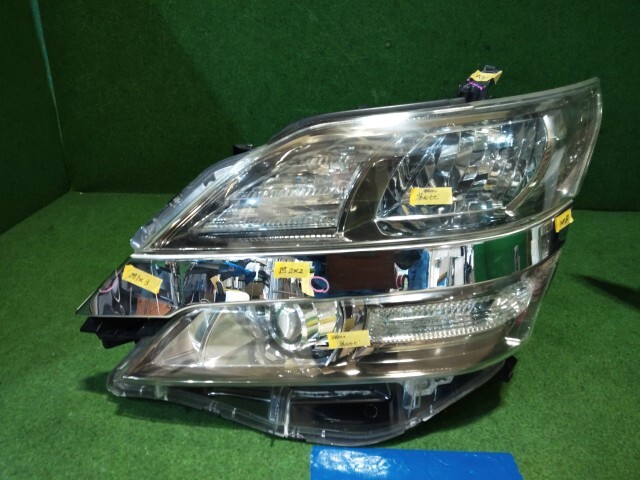 ヴェルファイア DBA-GGH20W 左 ヘッド ライト ランプ 070拍卖