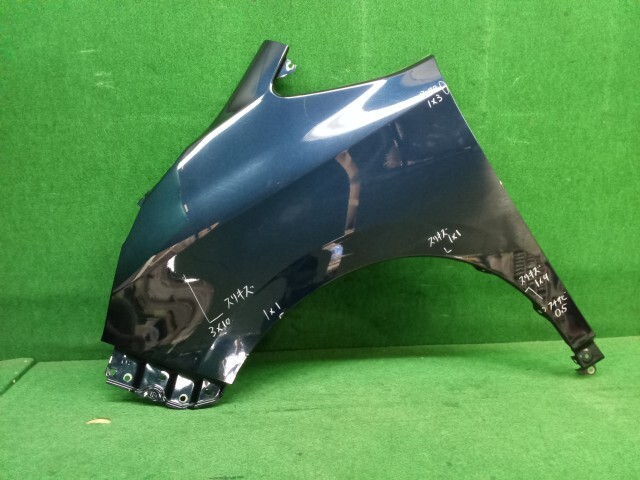ヴォクシー DBA-ZRR85G 左 フェンダー 221拍卖