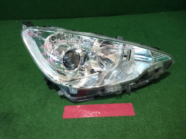 アクア DAA-NHP10 右 ヘッド ライト ランプ 1G3拍卖