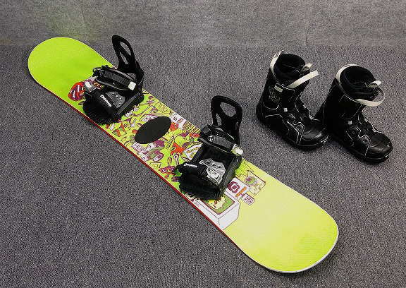 1946★サロモン スノーボード 140cm★中古/3点セット/ビギナー/チューンナップ済み/オールラウンド拍卖