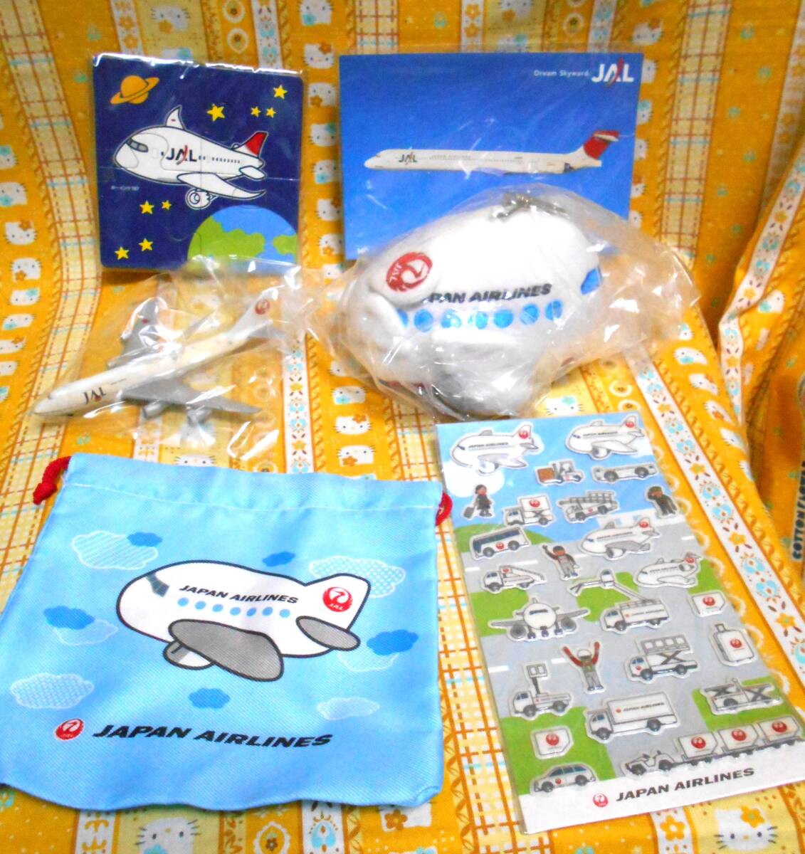 ♪航空関連グッズJAL新品&美品グッズパズル&ポストカード&金属製フィギュア&ぬいぐるみマスコットキーホルダー&巾着&ぷっくりシール拍卖