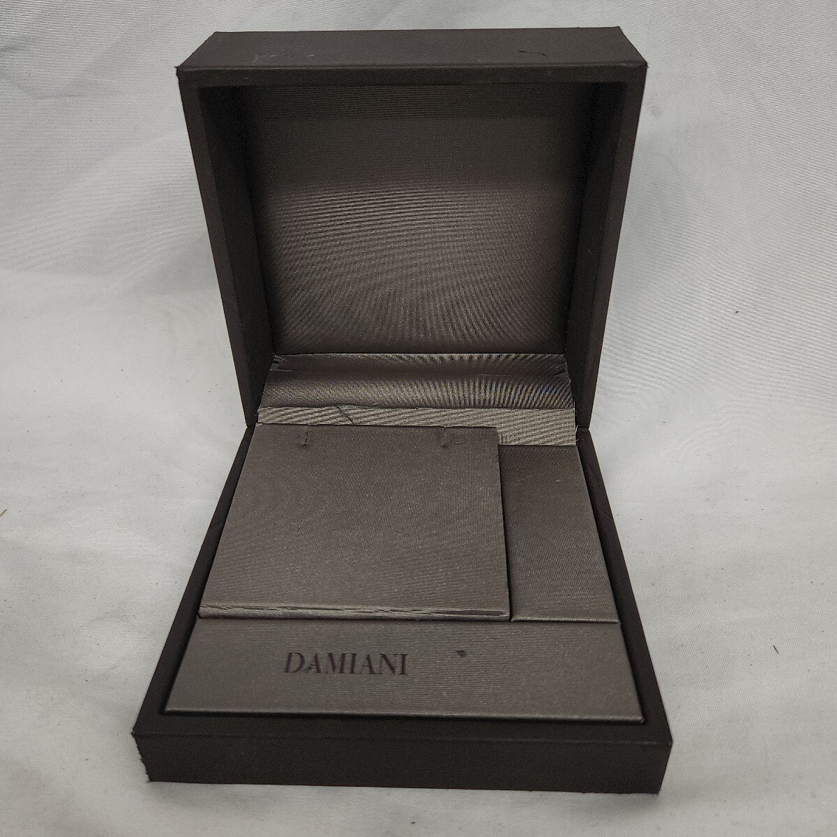 ダミアーニ DAMIANI ジュエリーボックス アクセサリーケース ジュエリーケース ネックレス用 7A 【中古】拍卖