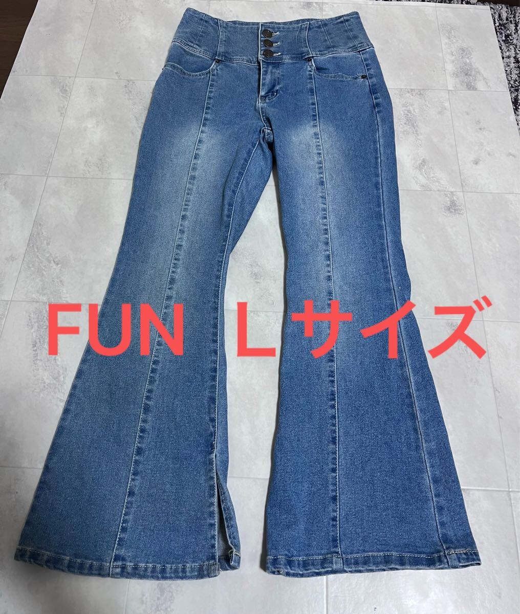 FUN ファン 裾スリット フレアデニム ライトブルー Lサイズ ストレートパンツ拍卖