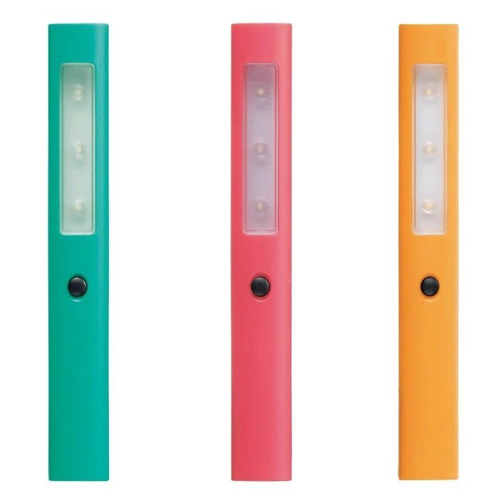 【vaps_5】LED3灯 マグネット式 マルチスリムライト 軽量 小型ライト 懐中電灯 非常用 ミニライト 送込拍卖