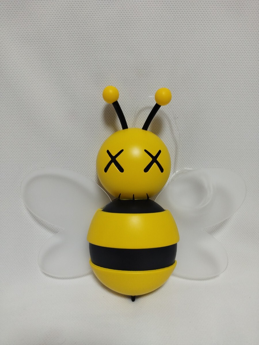 KAWS X DIOR Yellow Bee Store Display 21cm拍卖