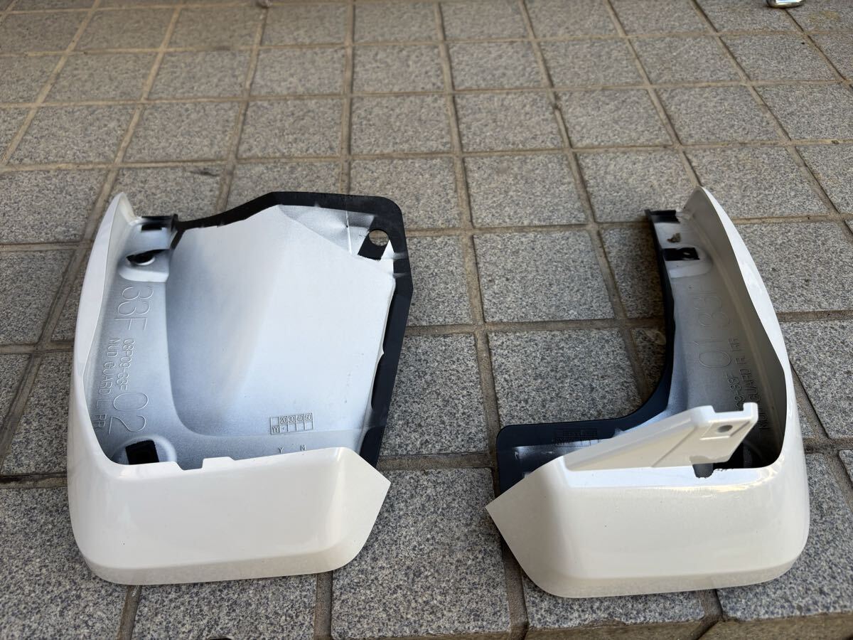 フリードGT 純正マッドガード リアバンパー部左右のみ プラチナホワイトパール ★美品拍卖