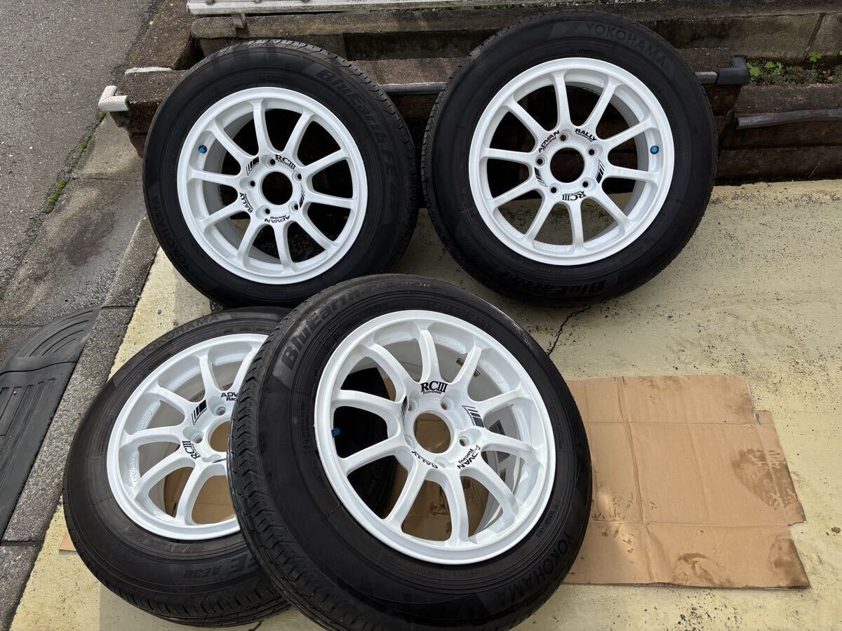 ★美品 ADVAN Racing RCⅢ ホワイトカラー 15インチ 7J OFF49 5穴 PCD114.3 2025年製造。185 65 15 Blue Earth Fe AE30 2025製造4本セット拍卖