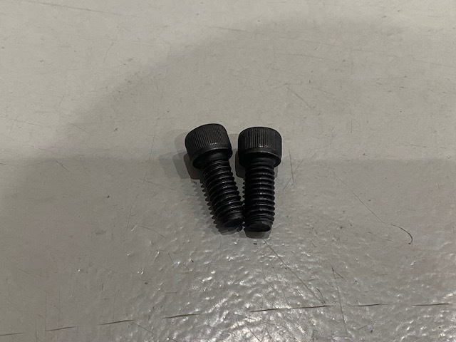 ショベル用マフラーフランジボルト拍卖