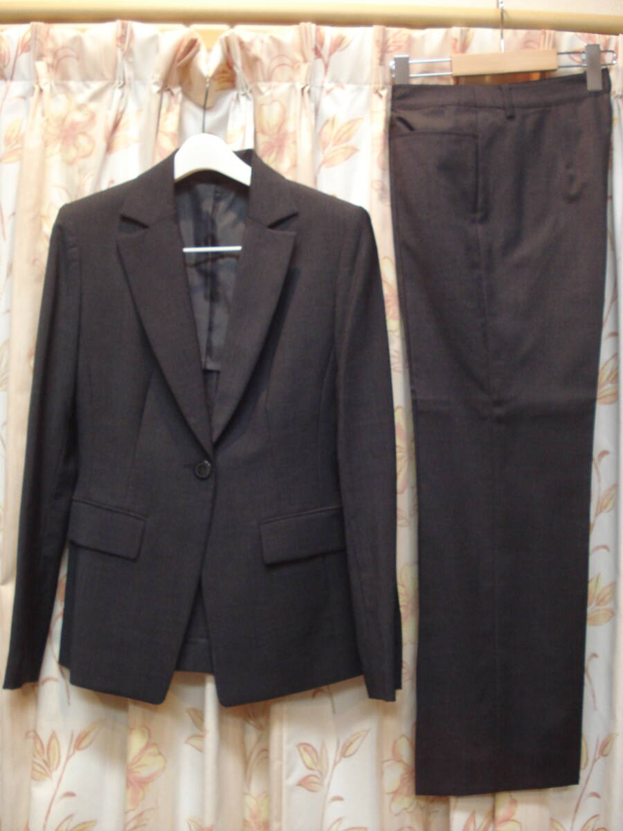 送料無料!クリーニング済み!美品!秋・冬・春もの!Luigi Botto!9号サイズ!ウェスト:77cm!ダークグレー色!パンツシングルスーツ!拍卖