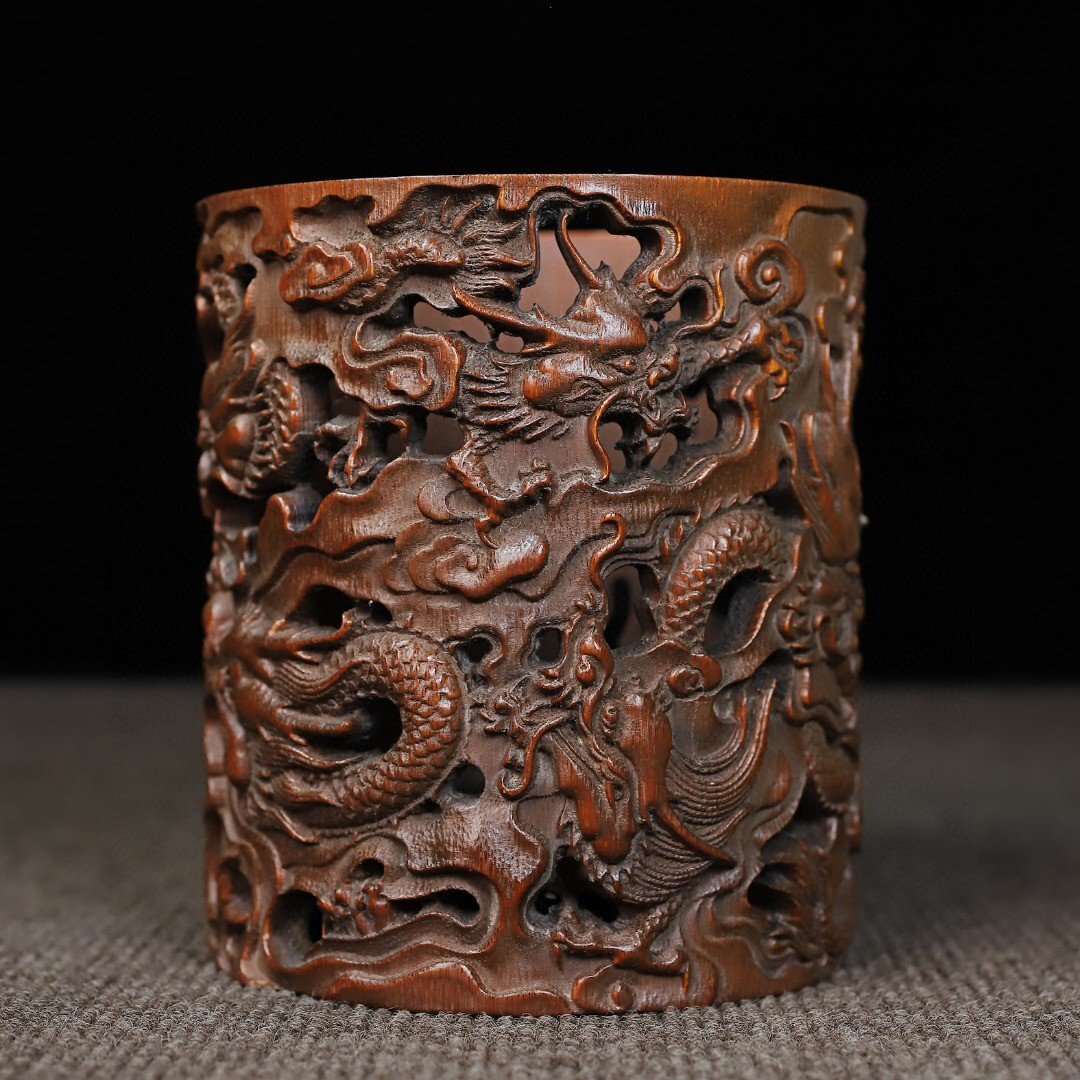 送料無料!ペン立て 筆筒 筆立 筆桶 書道具 竹彫刻 竜 透かし彫り 龍 彫刻 書道具 中国美術 收藏sux262拍卖