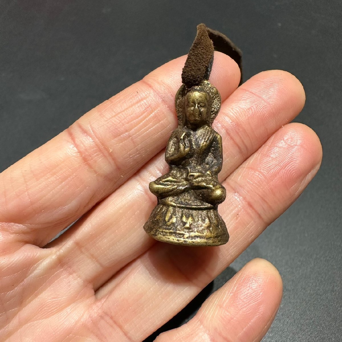 送料無料! チベット 密教 釈迦 ネックレス ソリッド ポケット仏像 黄銅 仏牌 装飾 蔵伝 密宗 裝身具fgcq202拍卖