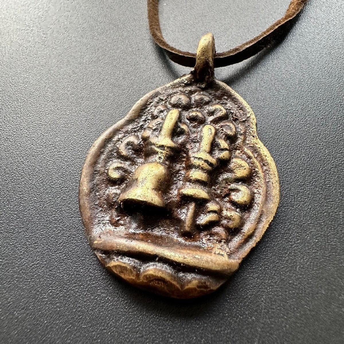 送料無料!チベット 密教 ネパール ネックレス 純手作り 銅 託甲 金剛鈴杵 招財アクセサリー 密宗 裝身具 護符開運風fgcq191拍卖