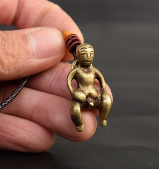 店長すすめ ネパール 手作り 真鍮製 ストラップ ペンダント 鑑賞 美品 コレクション 郵便発送 ZH902拍卖