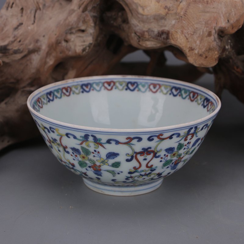 極美品 ! 琺瑯彩 花紋 お椀 花柄 観賞 磁器 陶磁器 置物 中国陶磁 収蔵品 鑑賞 中国美術品 景徳鎮 収蔵 コレクションf拍卖