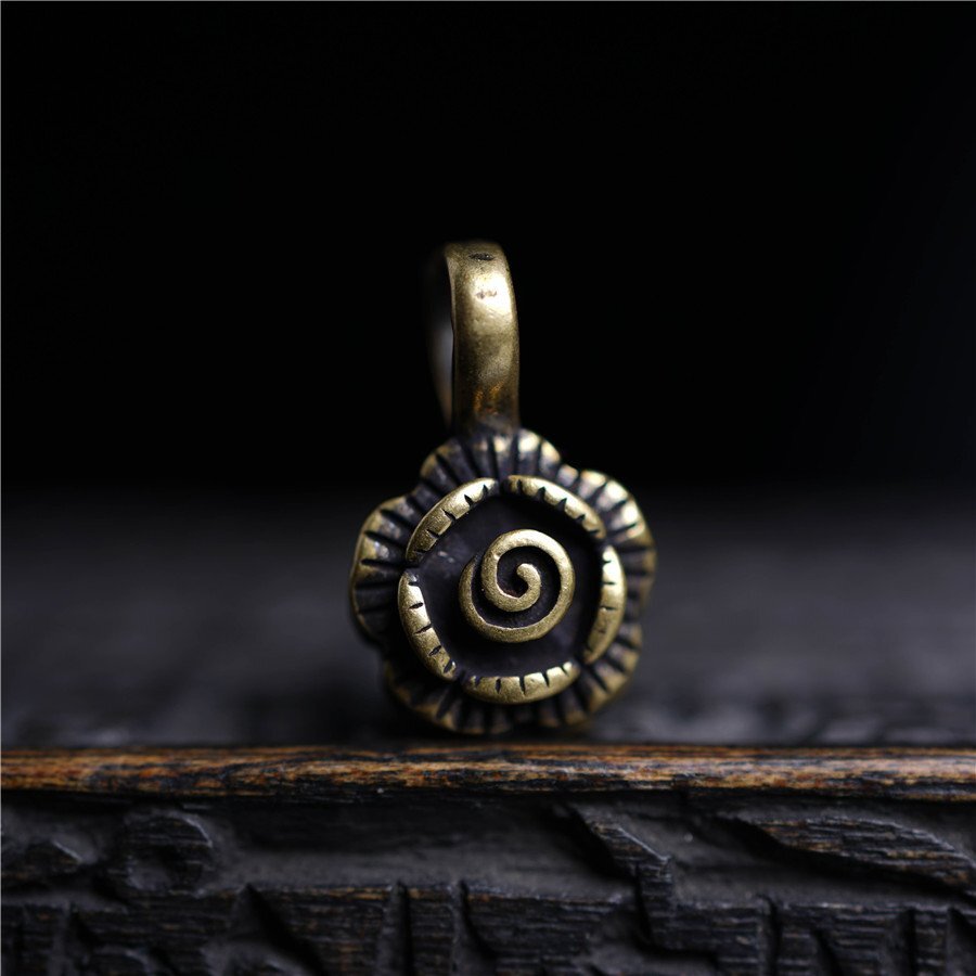 送料無料!中国 チベット 密教 純銅 真鍮 花 1個 法器 ペンダント 仏珠配 手串配 裝身具 護符 開運 風水 お守り 厄除け fgcq141拍卖