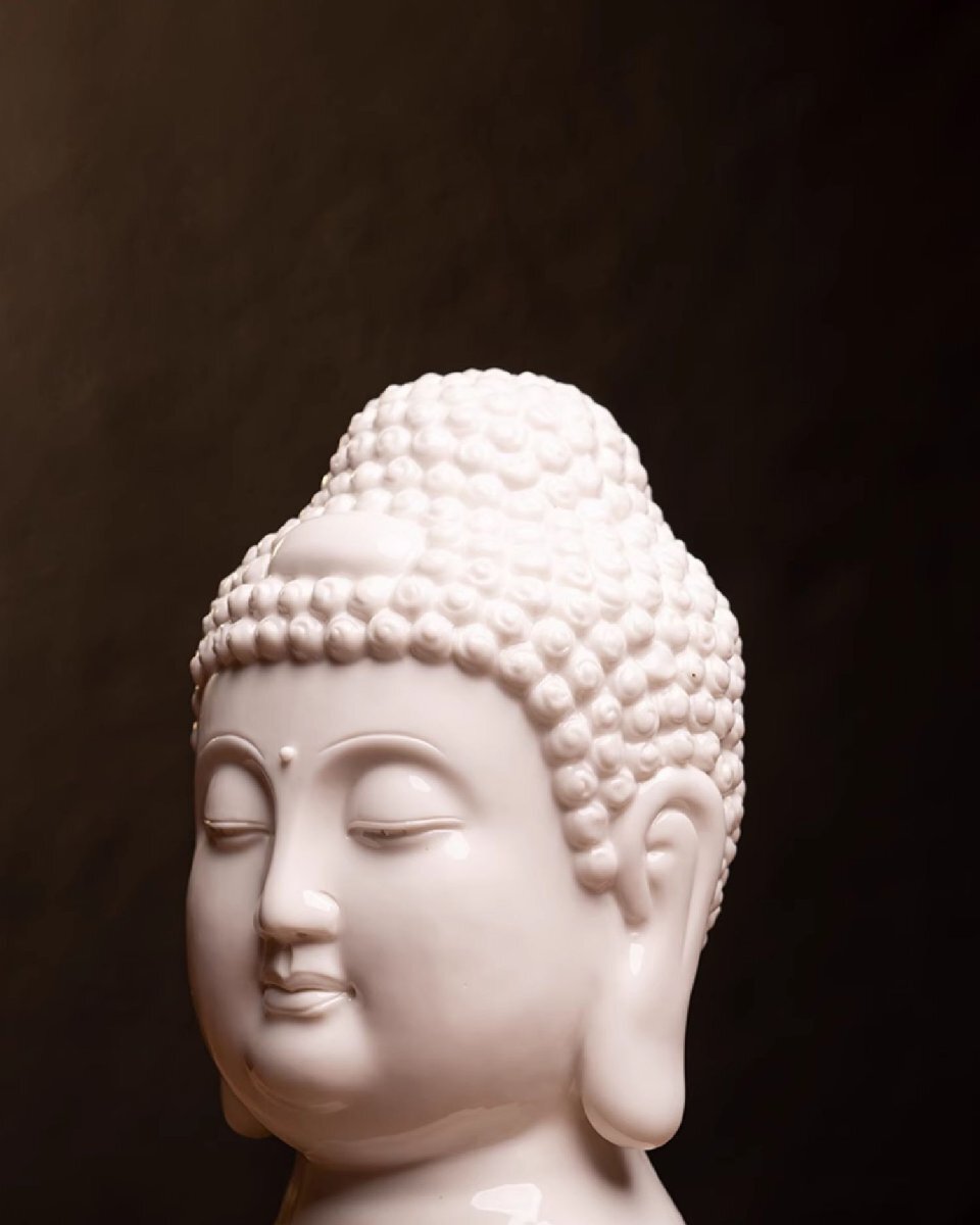 送料無料!仏首 仏頭 釈迦牟尼仏 仏像 如来 陶磁器セラミックス 白磁 徳化窯 仏教美術 置物 供養 装飾 収蔵sux247拍卖