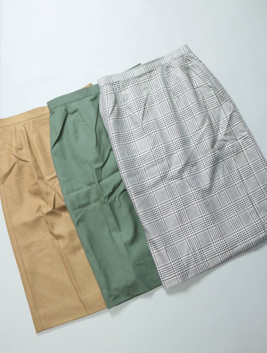 C206/Burberry/バーバリー/お買い得/90S/レトロ/オールド/スカート/3枚セット/11サイズ/Burberry's/チェック柄/無地/拍卖