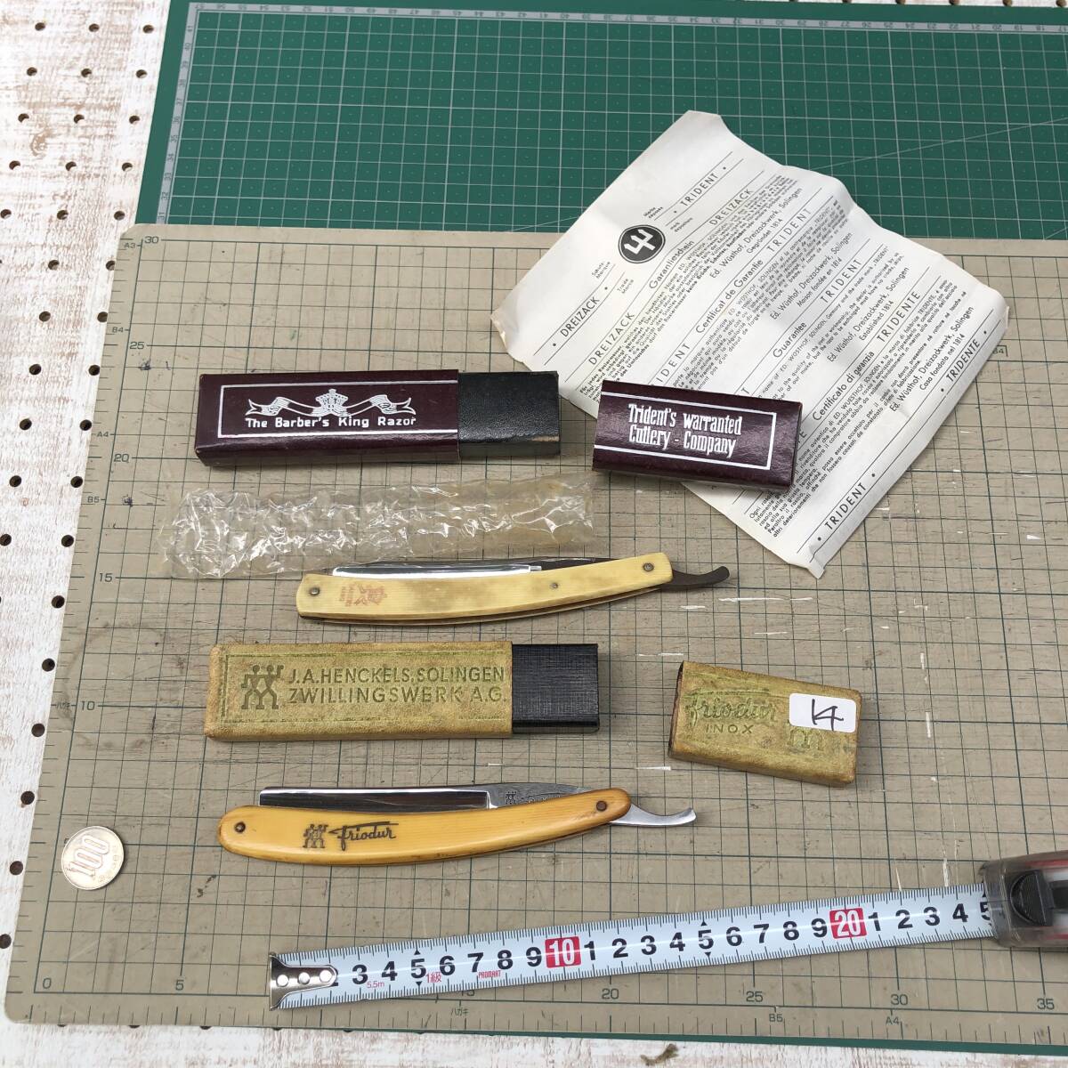 1円〜 大刃 美品 西洋カミソリ 箱付 2点 ▲ 14 HENCKELS ヘンケルス SOLINGEN、BARBERS KING、剃刀 RAZOR レザー 理容 119F拍卖