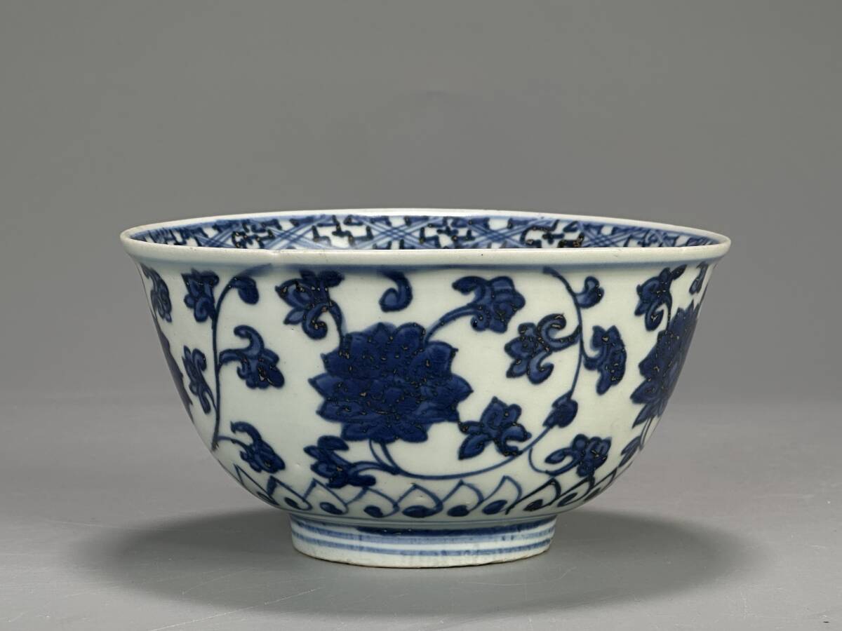 UO29-4 中国美術 清朝 清時代 青花花卉文鉢 底款有 古物保証 唐物 時代物 拍卖