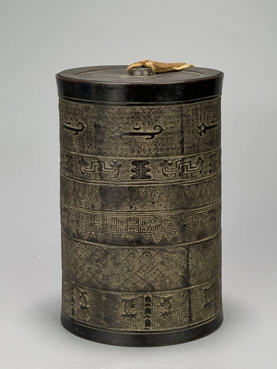 UN07-23R 中国美術 明朝 明時代 雲雷・龍・菱文 筒瓶 蓋付 時代物 古物保証 唐物 拍卖