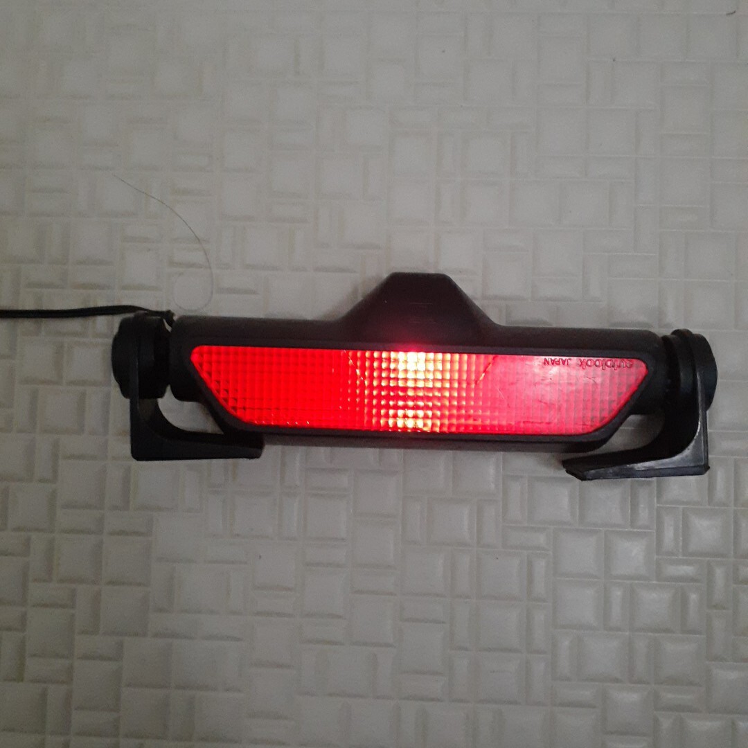 ハイマウント ストップ ランプ汎用。ジャンク品室内用。拍卖