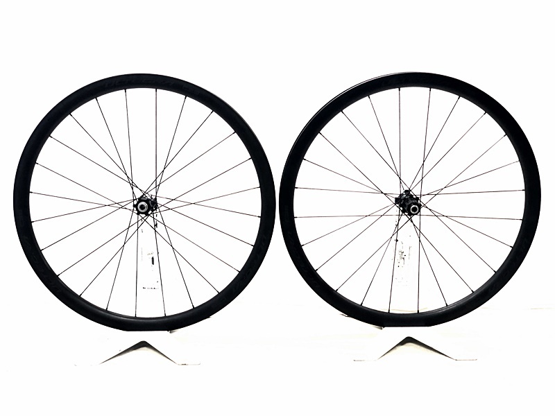 美品 シマノ アルテグラ C36 ULTEGRA C36 WH-R8170 ホイールセット シマノフリー 11速 DISC チューブレス カーボン【値下げ】拍卖