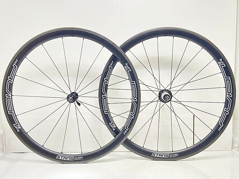 スタンズ STANS NOTUBES アヴィオン AVION R PRO ホイールセット シマノフリー 11速 リムブレーキ フックレスリム カーボン拍卖