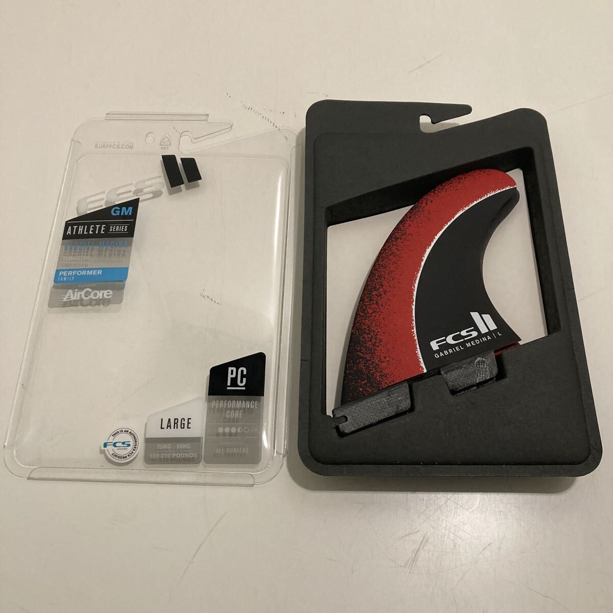 新品 正規品 サーフィン フィン FCS II ガブリエル メディーナ レッド PC AIRCORE TRI FINS L Large エフシーエス2 Gabriel Medina エル拍卖