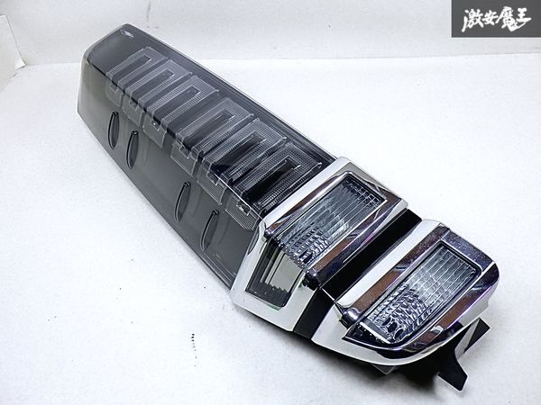 トヨタ 純正 ZRR80W ZRR85W ZWR80W ヴォクシー 後期 LED テールライト レンズ 左 左側 助手席側 KOITO 28-243 VL 即納 棚P-2拍卖