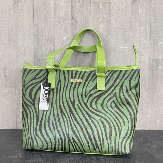未使用 KAZUE ONO トートバッグ 定価25000円 グリーンxグリーン ゼブラ柄風 モニー毛皮x牛皮革 バッグ/510293在★5拍卖