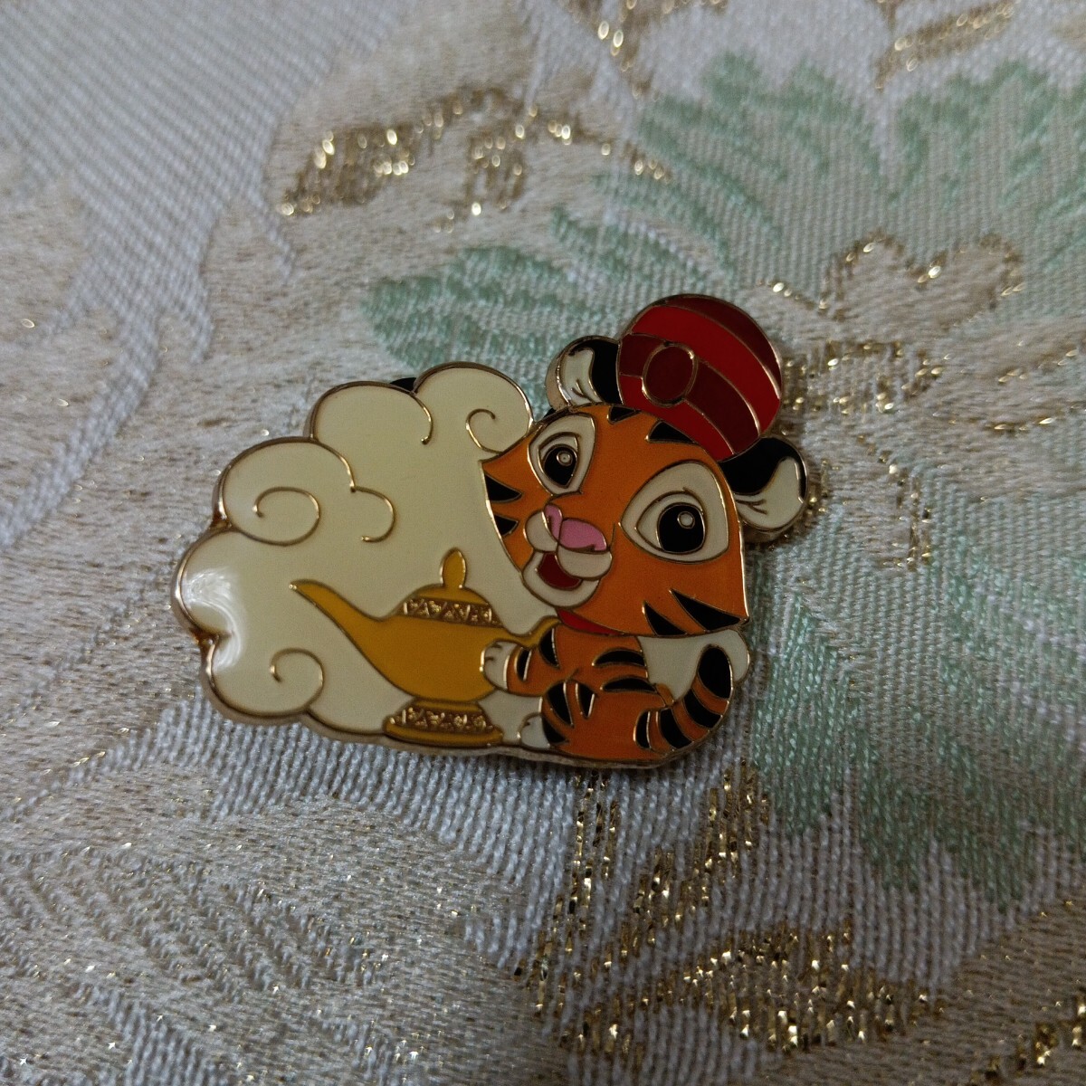 ディズニー アラジン ラジャー ピンバッジ ビンズ 非売品拍卖