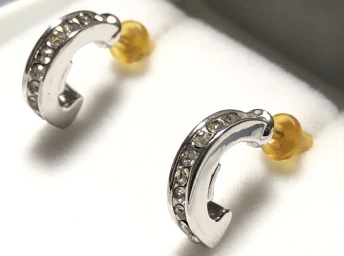 VB(ヴァンドームブティック)のデザインピアス ポスト部分K18拍卖