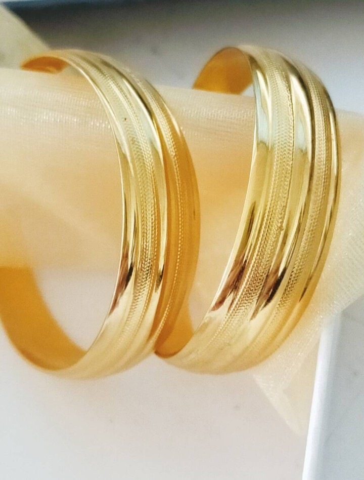 美品!フープ ピアス ポストのみK18 ゴージャス 大ぶりゴールド 18金 K18 イエローゴールド アクセサリー拍卖