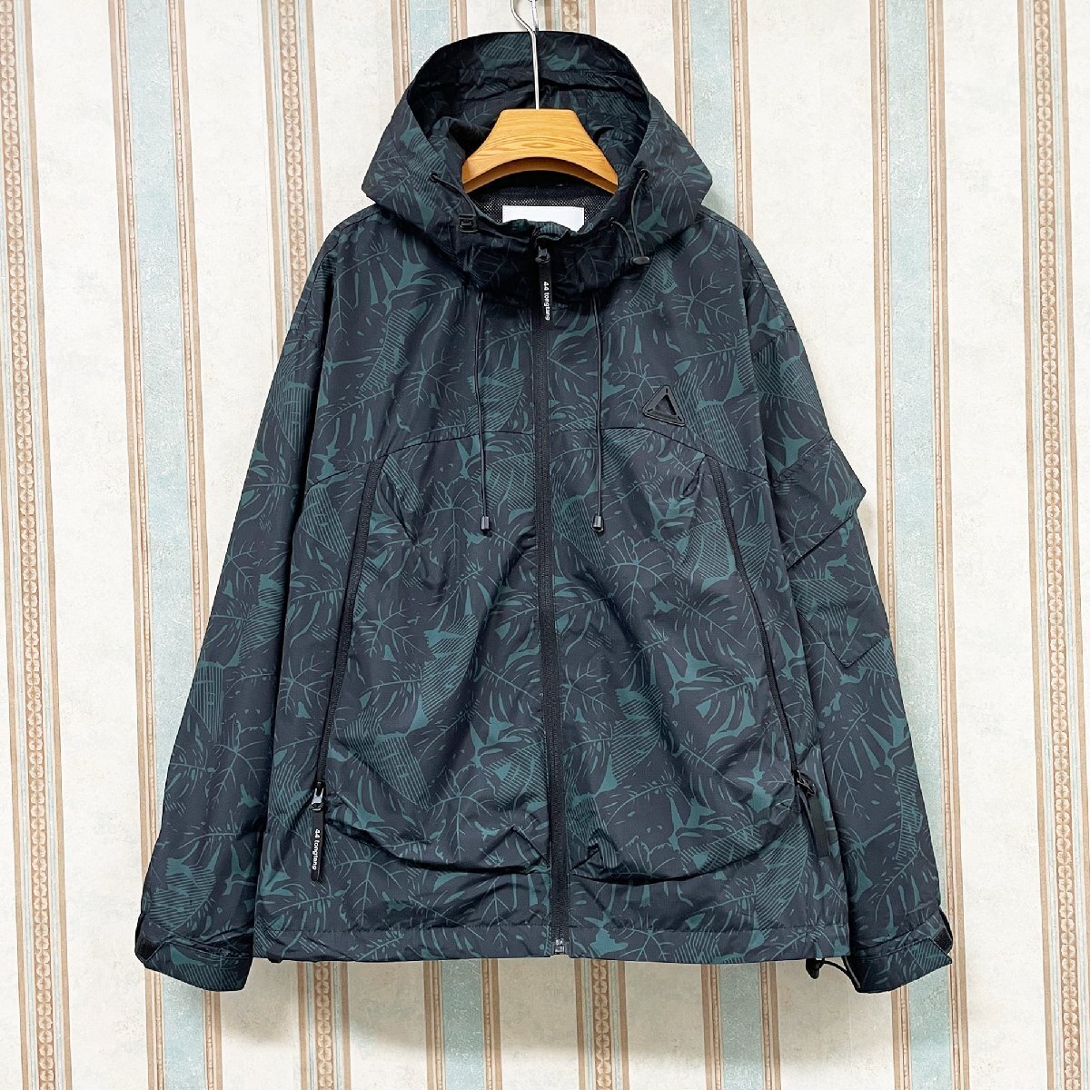 一枚限定 定価6万 FRANKLIN MUSK・アメリカ・ニューヨーク発 ジャケット 軽量 薄手 通気 防風撥水 総柄 トレンド ブルゾン 春秋 サイズ4拍卖