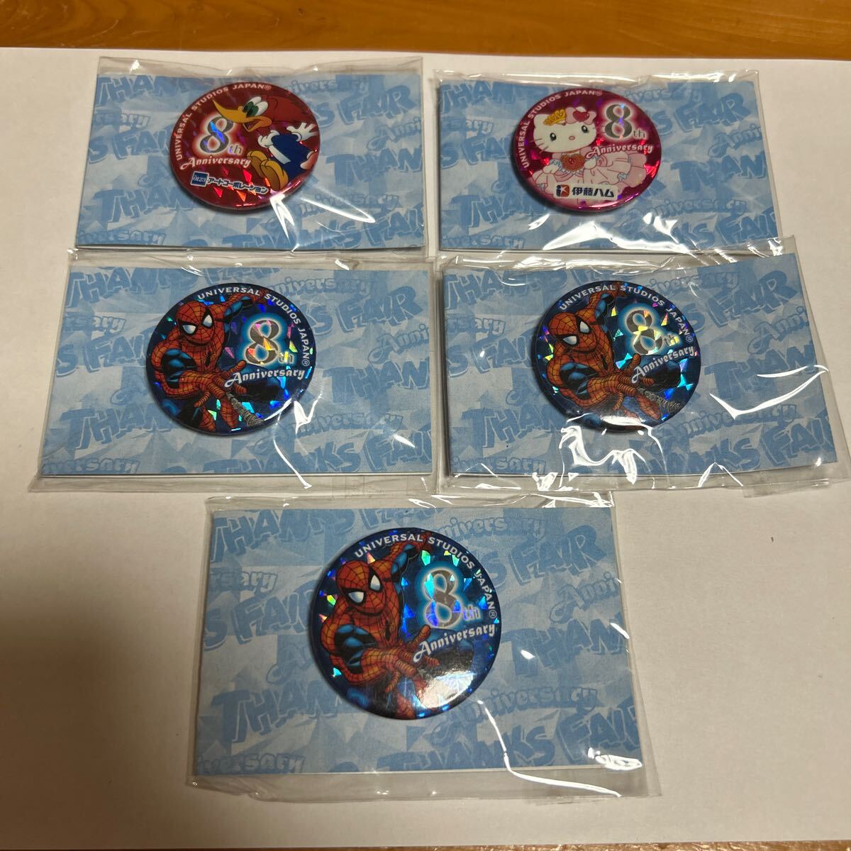 缶バッチ USJ 8周年記念 スパイダーマン ウッドペッカー キティー 1つの価格 ユニバーサルスタジオジャパン 非売品 未開封 送料無料拍卖